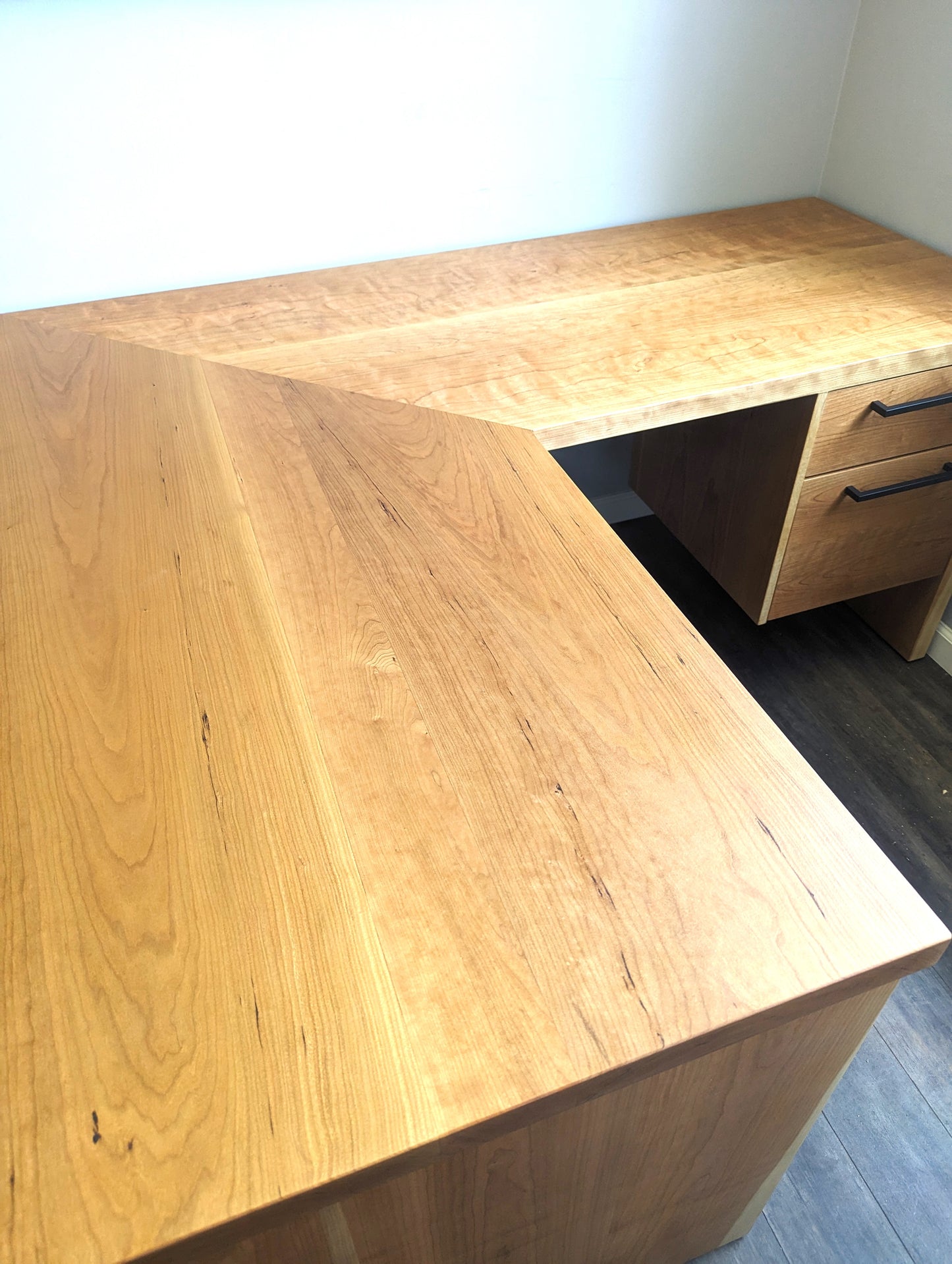 Cherry L-Shaped office desk furniture with two drawers