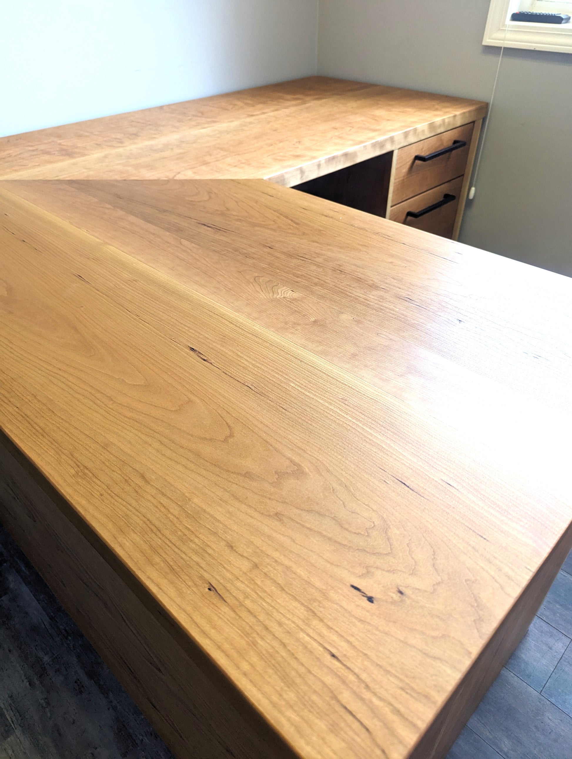 Cherry L-Shaped office desk furniture with two drawers